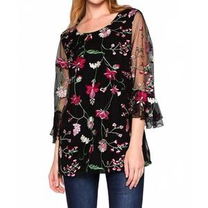 NEW SEE AND BE SEEN snapdragon floral embroidered top in black